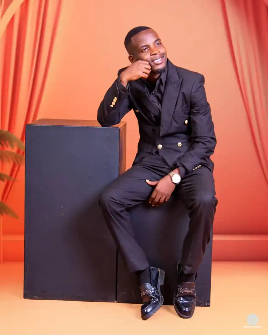 Cloudy Mutangara Official post