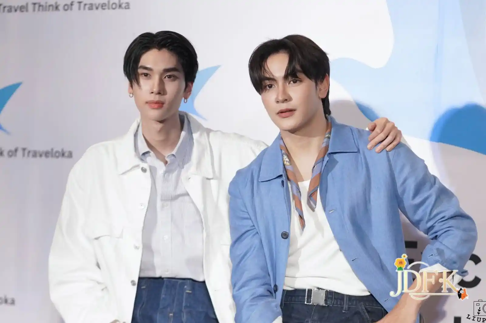 Image from 💛DungJang & SomSoms🧡: ```Gracias por la ternura de hoy. Tan cerca 5555555``` <a class="text-...