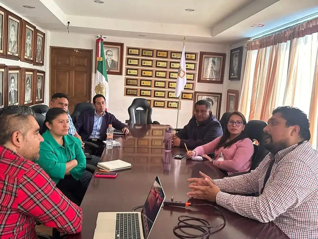 Image from El 30-30: 🩺⚕️🧑🏻⚕️El presidente municipal de Atlautla, Lucas Torres, se reuni...