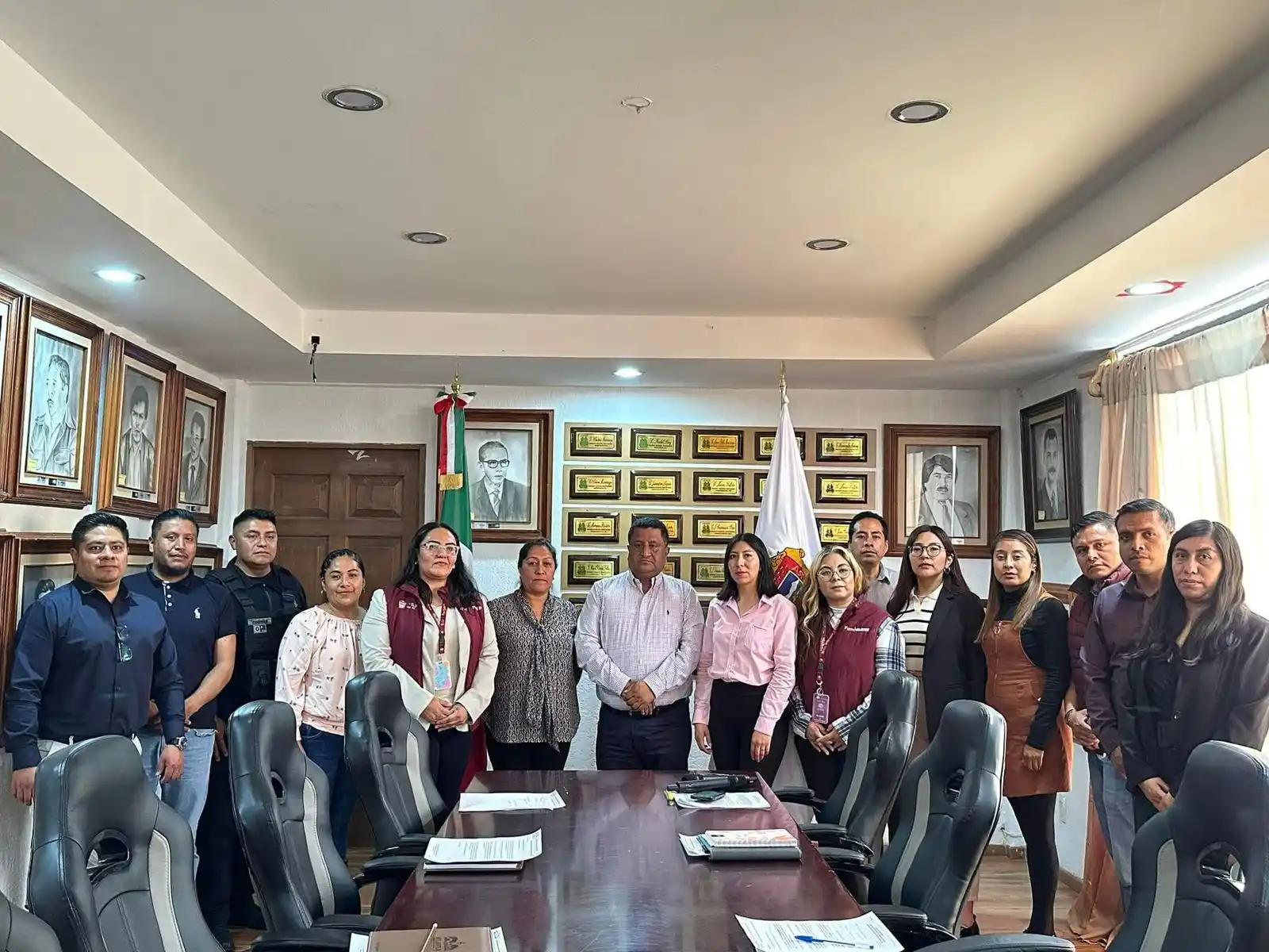 Image from El 30-30: 🙋🏽♂️🤝🙋🏻 Lucas Torres Rosales, presidente municipal de Atlautla, ...