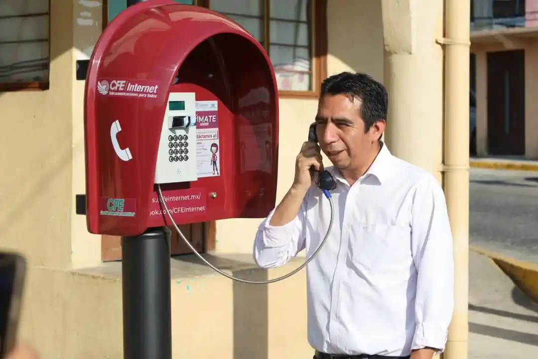 Image from El 30-30: ☎️📱📞 La entrega de una caseta telefónica en la delegación San Juan T...