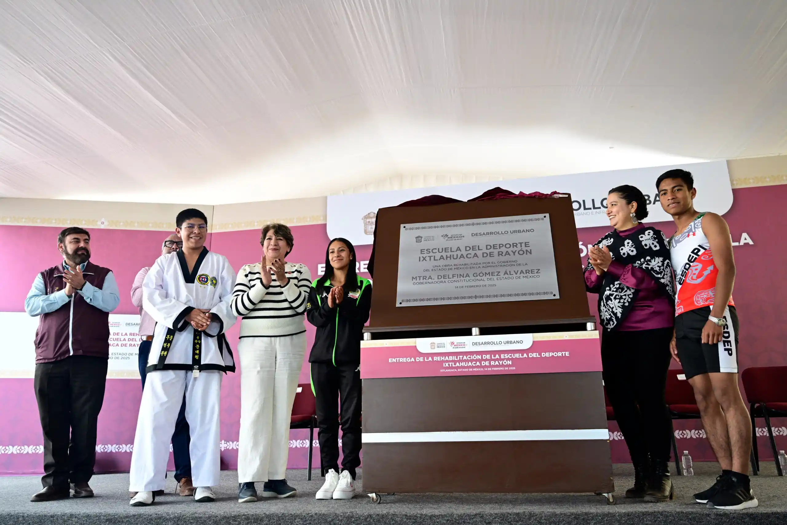 Image from El 30-30: Entrega Gobernadora Delfina Gómez Álvarez nueva Escuela del Deporte en...