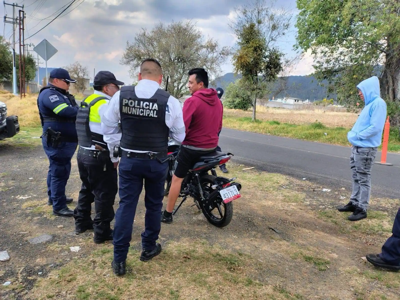 Image from El 30-30: 🏍️👮🏼🛵 Esta mañana elementos de la seguridad pública municipal en e...