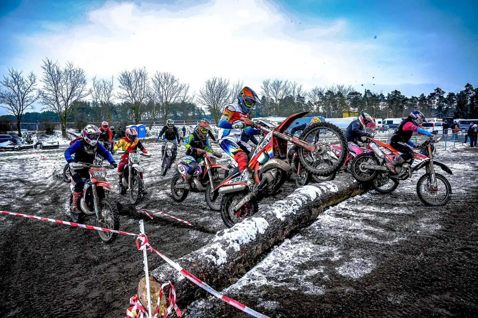 Image from Enduro.de: ❄ Wintermärchen beim 2. Lauf des DOWATEK Enduro Wintercup 2025 in Jess...