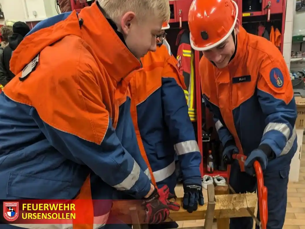 Image from Feuerwehr Ursensollen : ➖➖➖ Jugendübung – Geräte zur kleinen technischen Hilfeleistung ➖➖➖ Au...