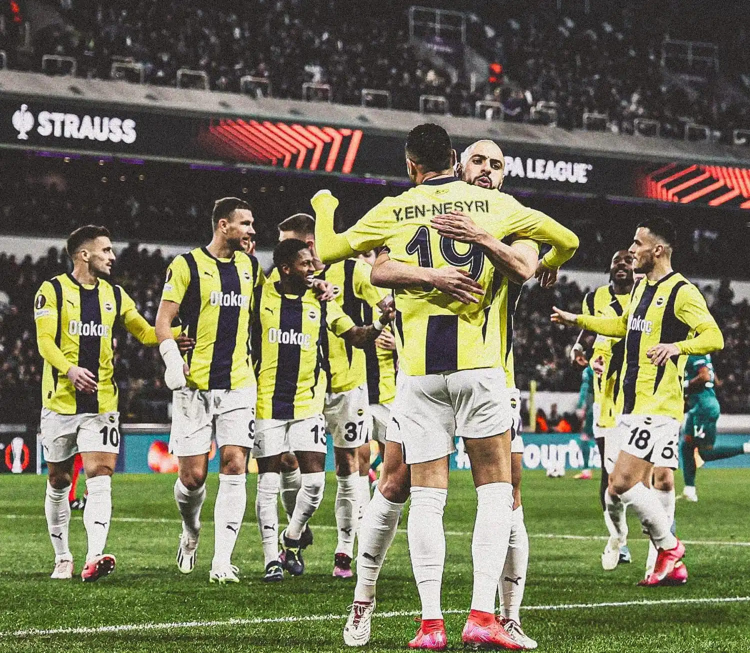 Image from Genç Fenerbahçeliler: TÜRK SPORUNUN GÜR SESİ, ZİRVELERİN ŞANLI FENERBAHÇESİ! <a class="te...