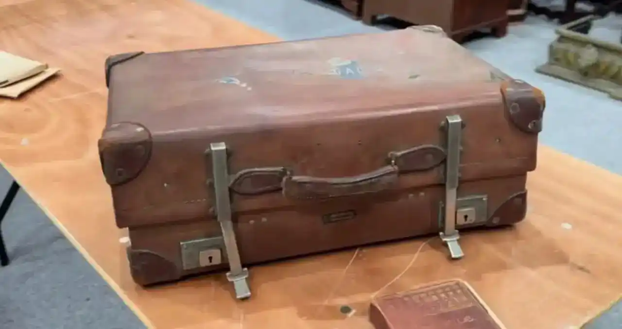 Image from GRUPO ALPHA: 🧳 Hallan el maletín perdido de Howard Carter, descubridor de la tumba...