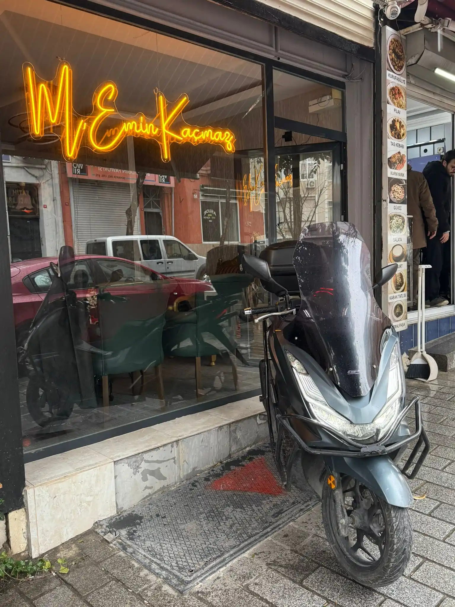 Image from MEK Emtia A.Ş: 2022 Model Honda Pcx 13.000 km Çantalı Yan Korumalar Telefon Tutacağı...