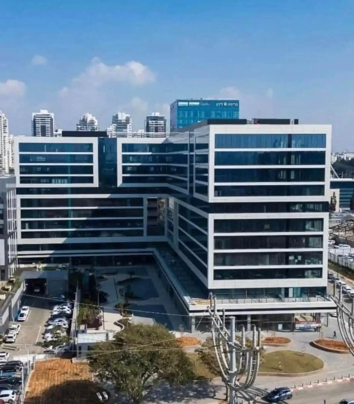 מניבים. הלוח לנדל"ן מסחרי post