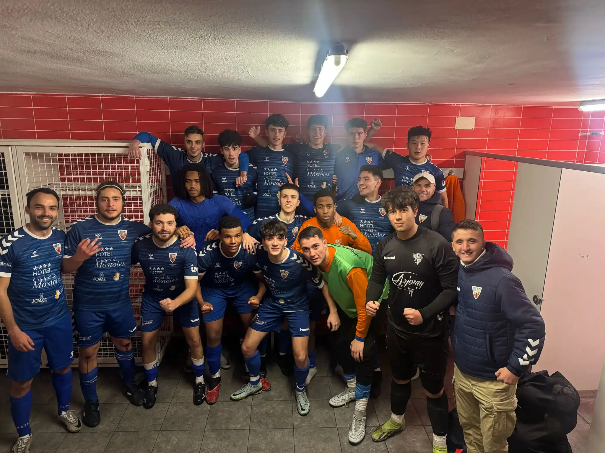 Image from Móstoles Club de Fútbol: SENIOR C |  ▶️ Peña madridista 2-3 Senior "C"  ⚽️ MATÍAS ⚽️ YERAY ⚽️ S...