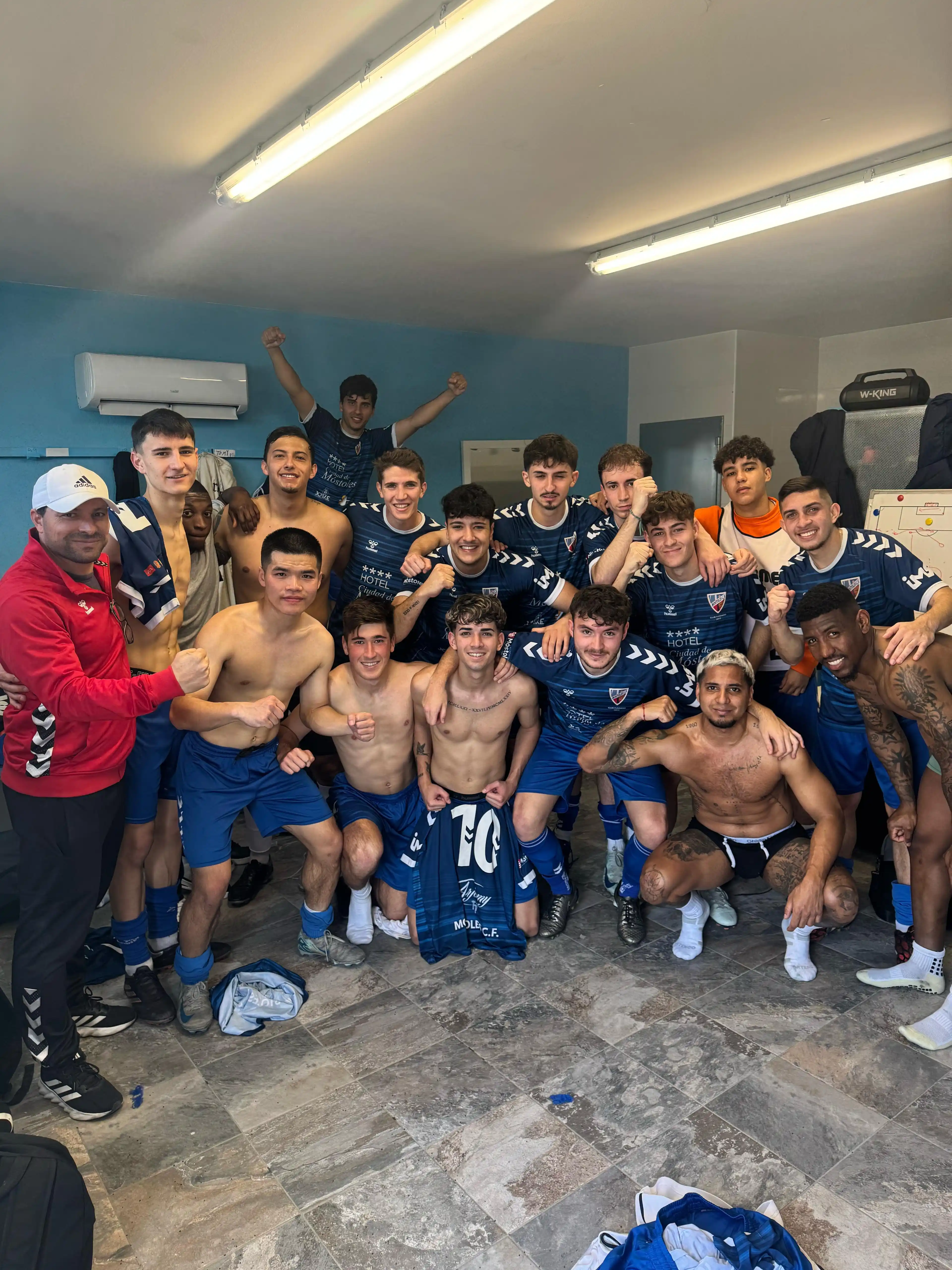 Image from Móstoles Club de Fútbol: SENIOR B | ▶️ Senior "B" 4-0 Los Yébenes SB ⚽️ X2 Fernando ⚽️ Lind...