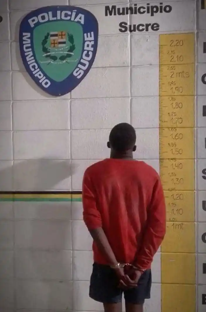 Play Multimedios 95.7 post