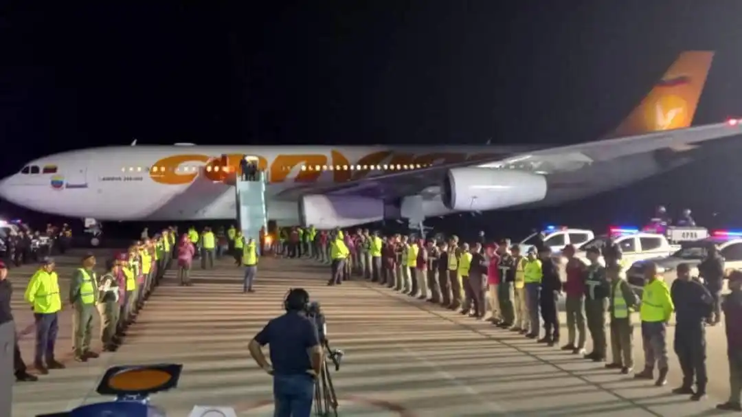 Play Multimedios 95.7 post