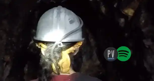 Image from PRIMERA VOZ : Esmeraldas en Colombia: una riqueza manchada de historia En los 90, la...