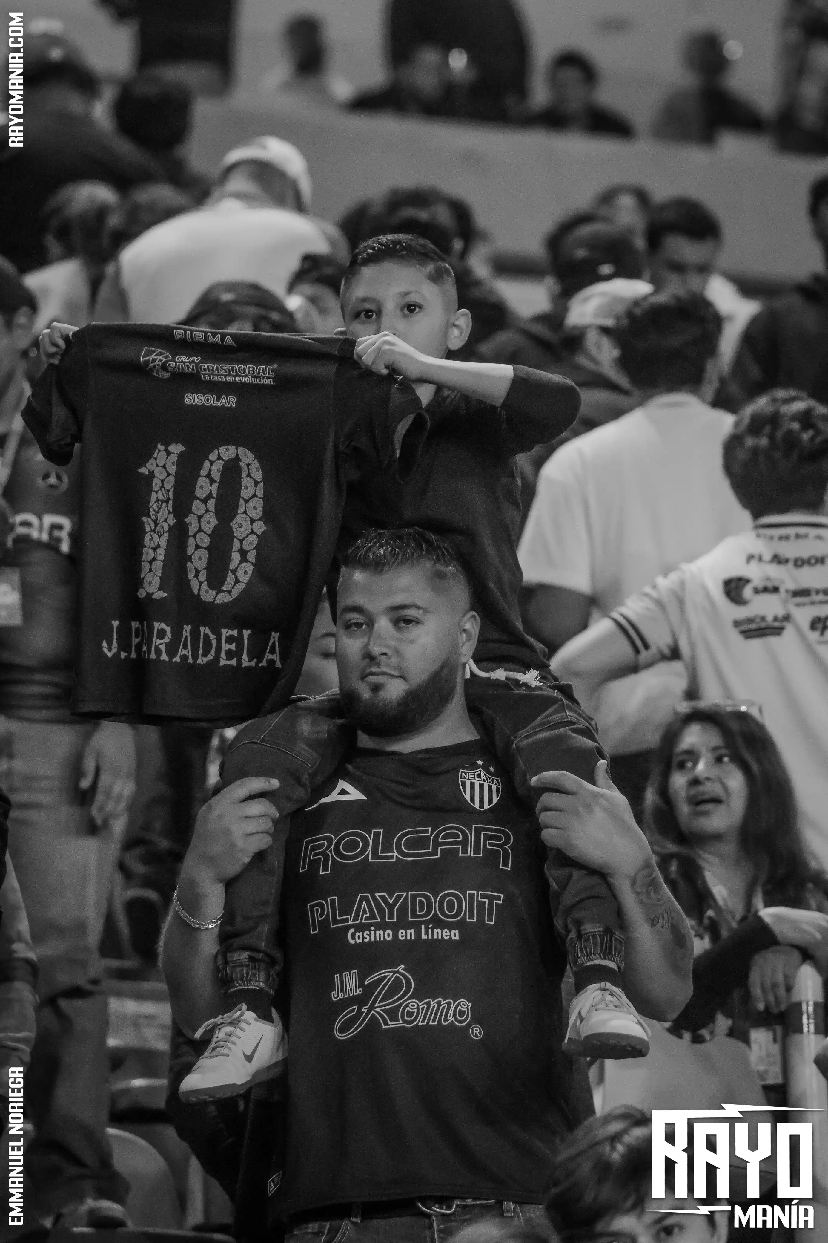 Image from Rayomanía Necaxa: 🔝| El 'Paradelismo' es una realidad en aficionados chicos y grandes d...