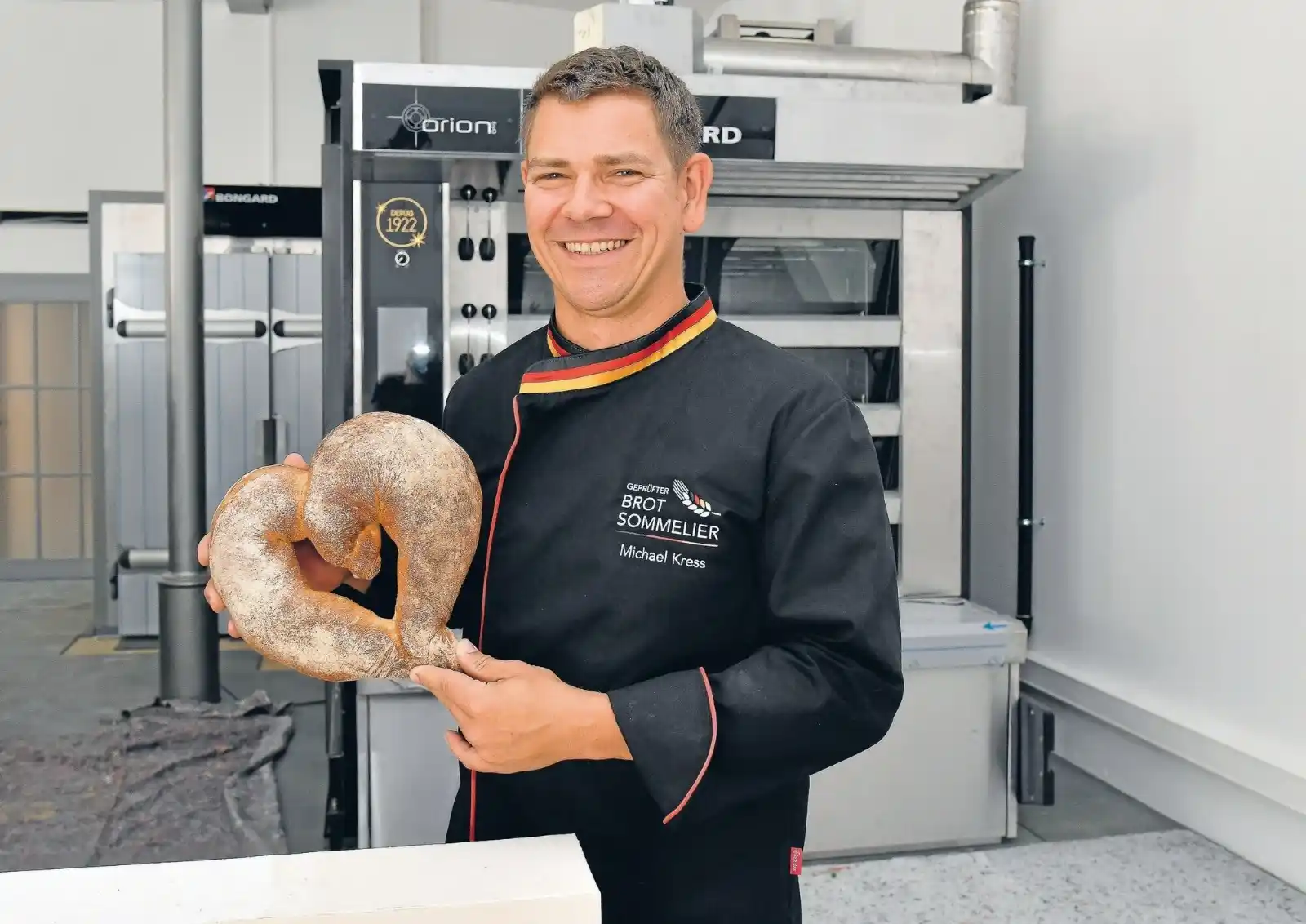 Image from Rhein-Neckar-Zeitung www.rnz.de: 🍞 *Weltmeisterliches Brot?* Der Weinheimer Bäcker Kress „trainiert“ s...