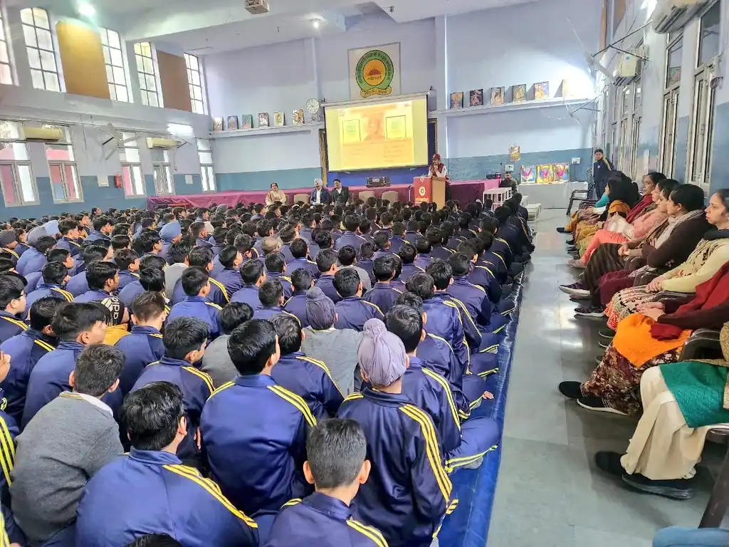 Image from SSP UT CHANDIGARH (Official Account): @ChdPol <a class="text-blue-500 hover:underline cursor-pointer" href="...