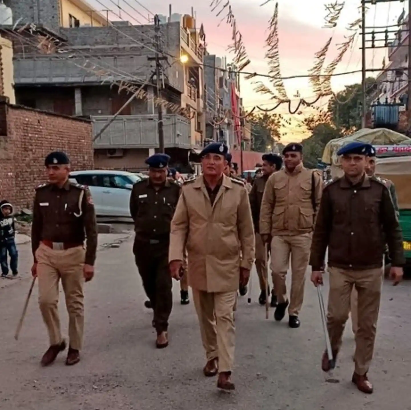 Image from SSP UT CHANDIGARH (Official Account): 🚨PUBLIC SAFETY OUR PRIORITY! @ChdPol officials of PS-IT Park conduc...