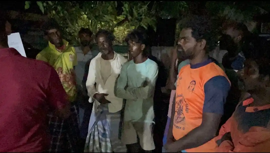 Image from Tamil Guardian: 🚨 Sri Lankan court remands 32 Indian fishermen amidst protests in Tam...