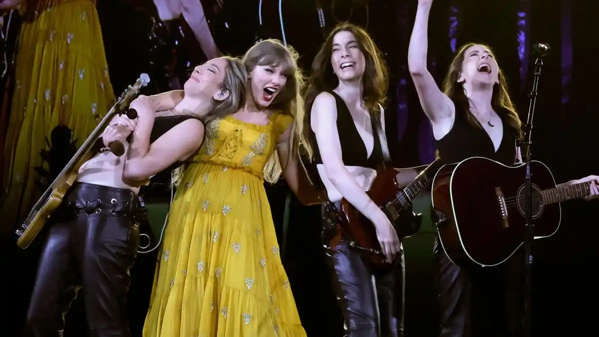 Taylor Swift | Español 💚💛💜❤️🩵🖤 post