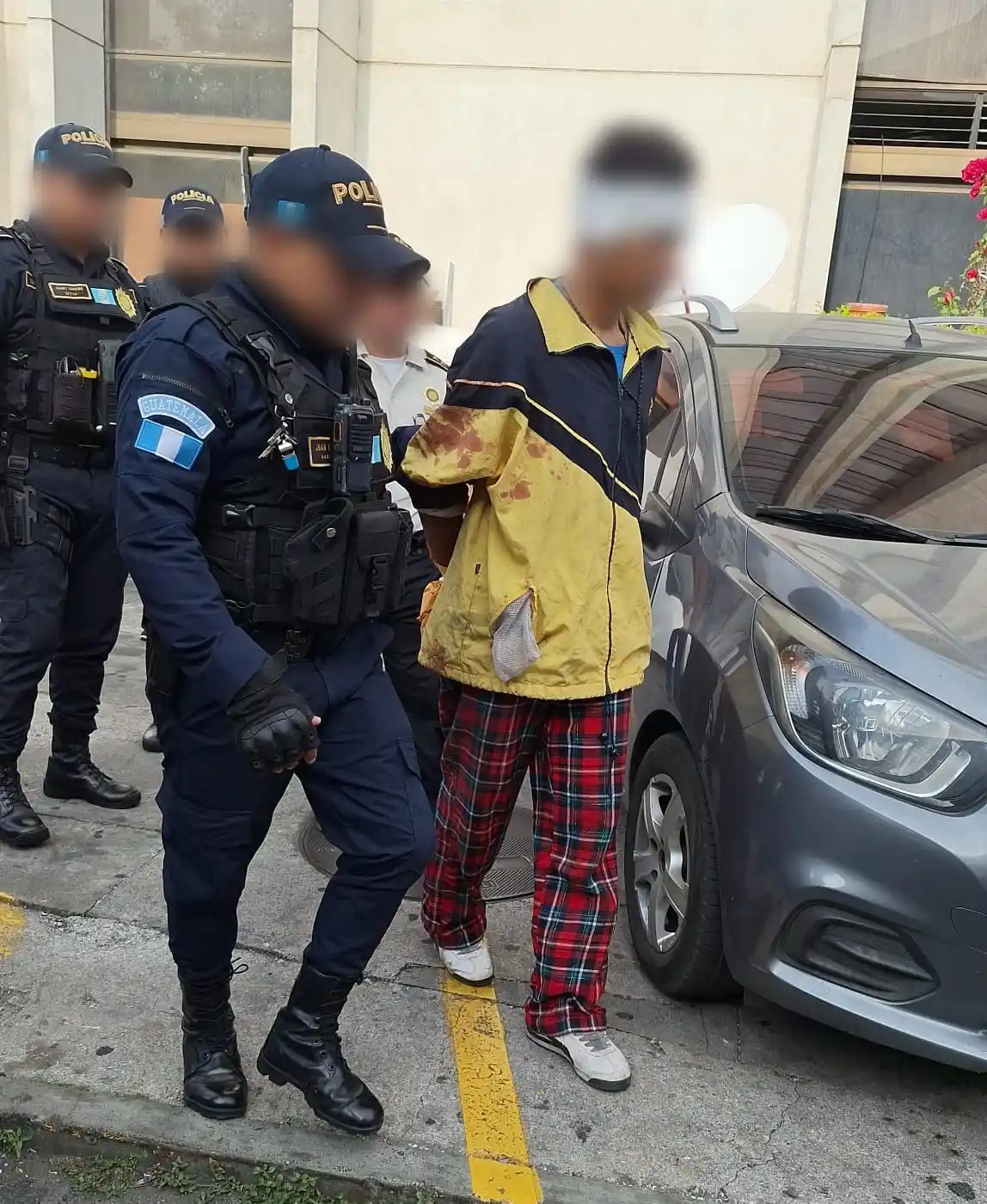Image from tvGT Noticias: 📰 En Corto | Capturan a motosicario tras asesinato de una mototaxista...