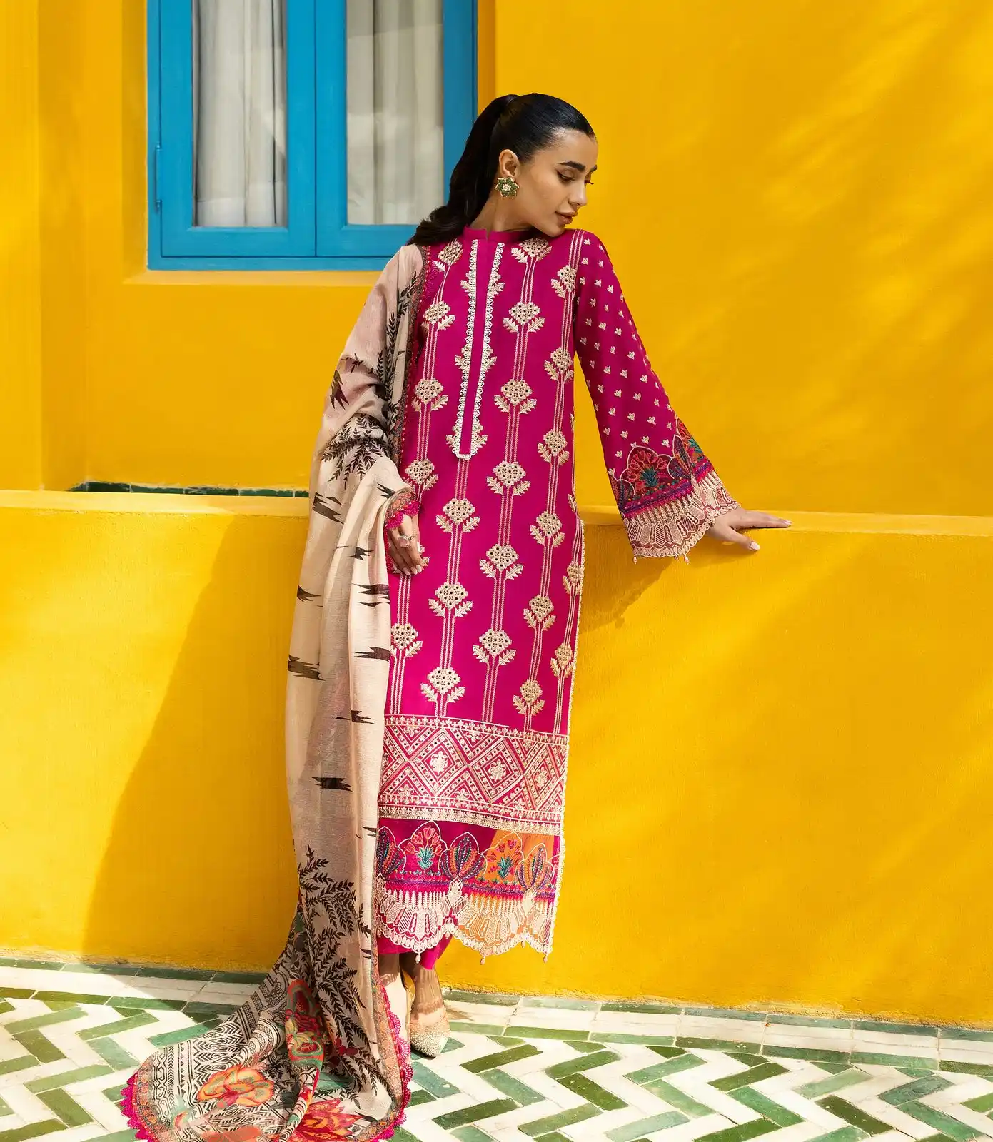 Zainab Chottani  post