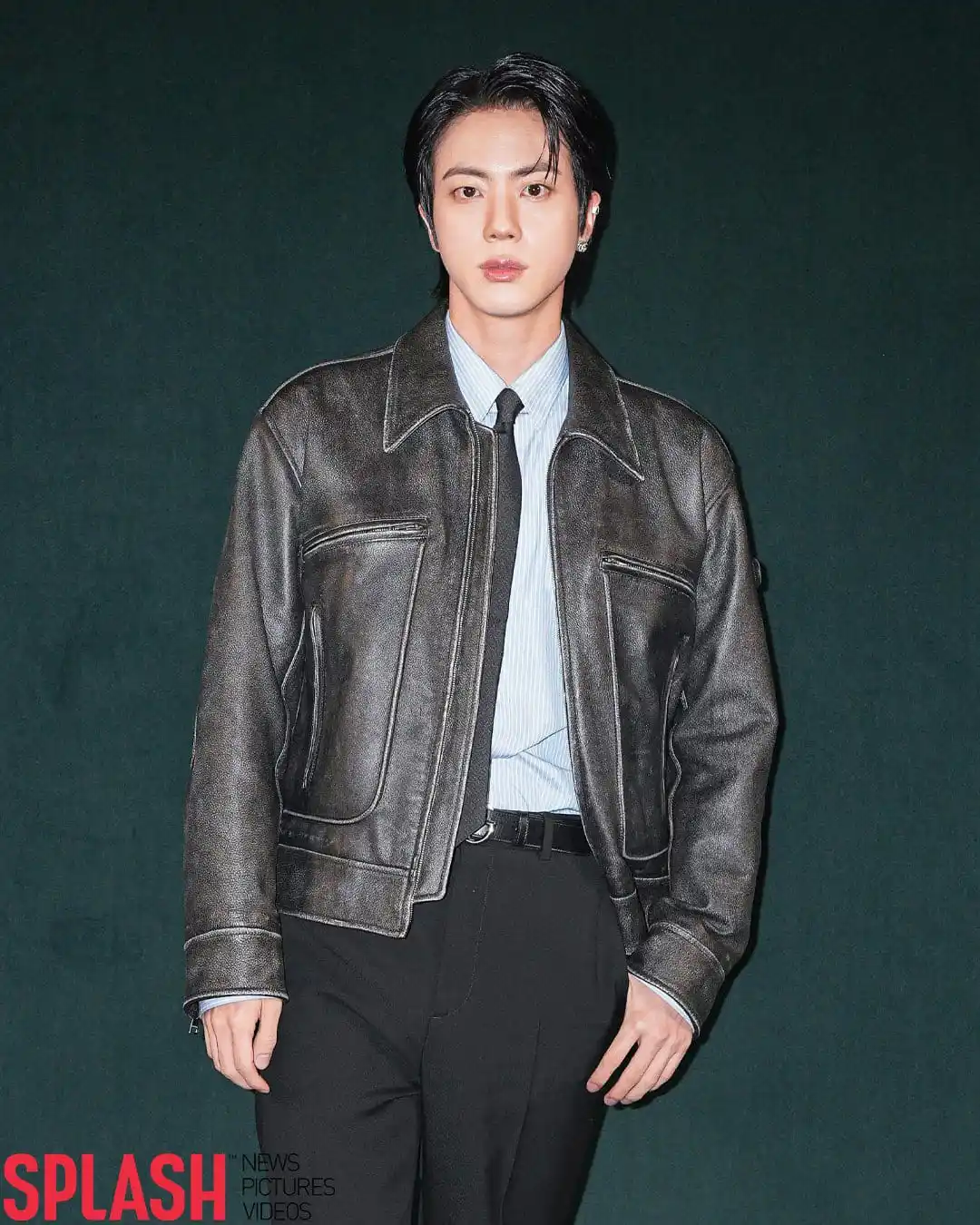 Image from ATUNANEWS (Info, Votos y Stream xJin): Splash News en Instagram “Jin de BTS le da un toque atrevido a la rop...