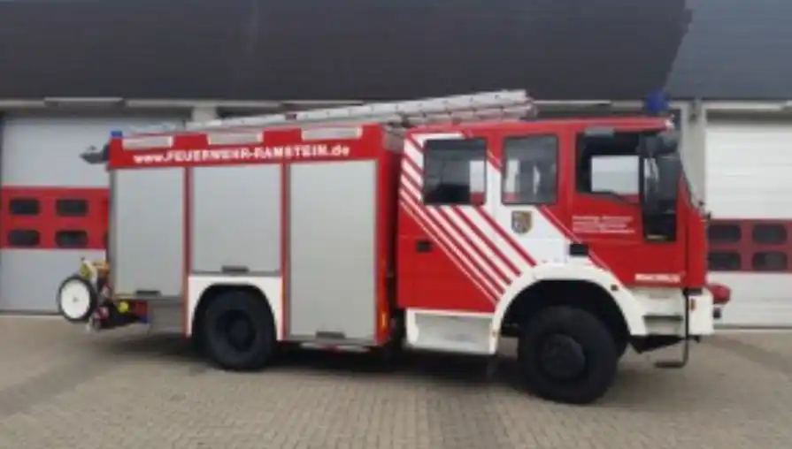 Image from Freiwillige Feuerwehr VG Ramstein - Miesenbach : Einsatzart: Brand eines Traktors Alarmzeit: 15:20 Einsatzdatum:07.02...