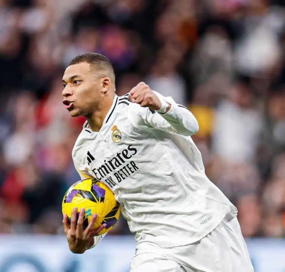 ✦𝑴𝑨𝑫𝑹𝑰𝑳𝑬̀𝑵𝑬 𝑨̀ 𝑽𝑰𝑬✦ 🤍 post