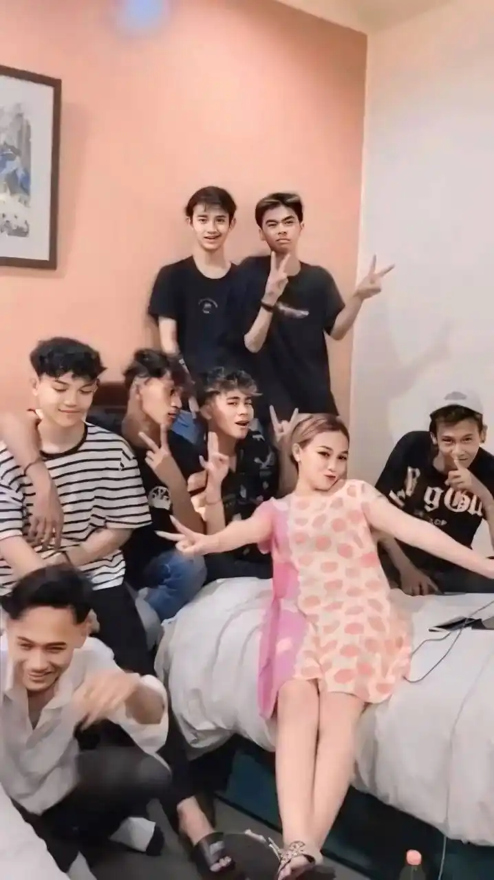 Pemersatu Bangsa post